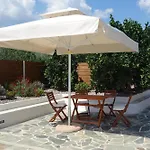 Orange Garden Villa, Βίλα