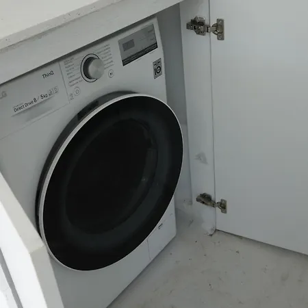 Orange Garden Villa, ספארטי