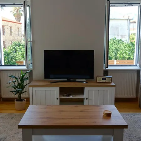 Orange Garden Villa, וילה ספארטי