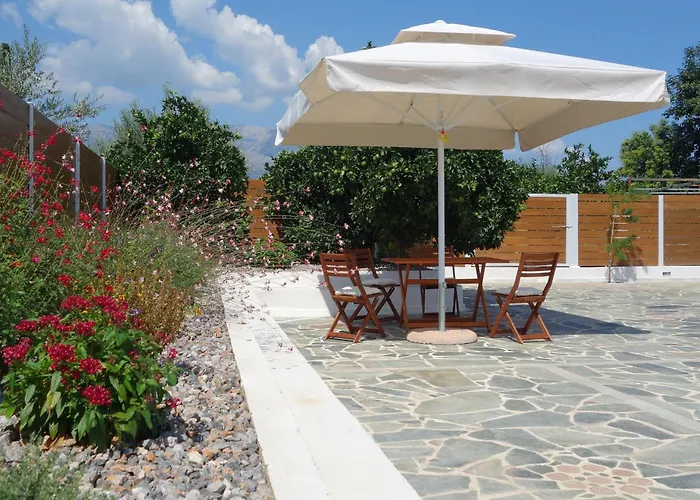 Orange Garden Villa, 빌라 *